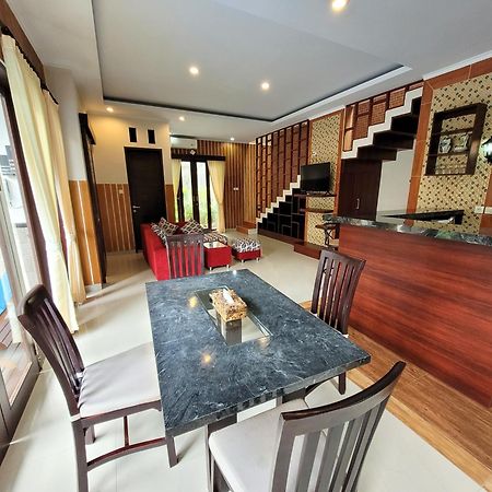 Ramantika Sunset Bay Villa Nusa Dua  Buitenkant foto