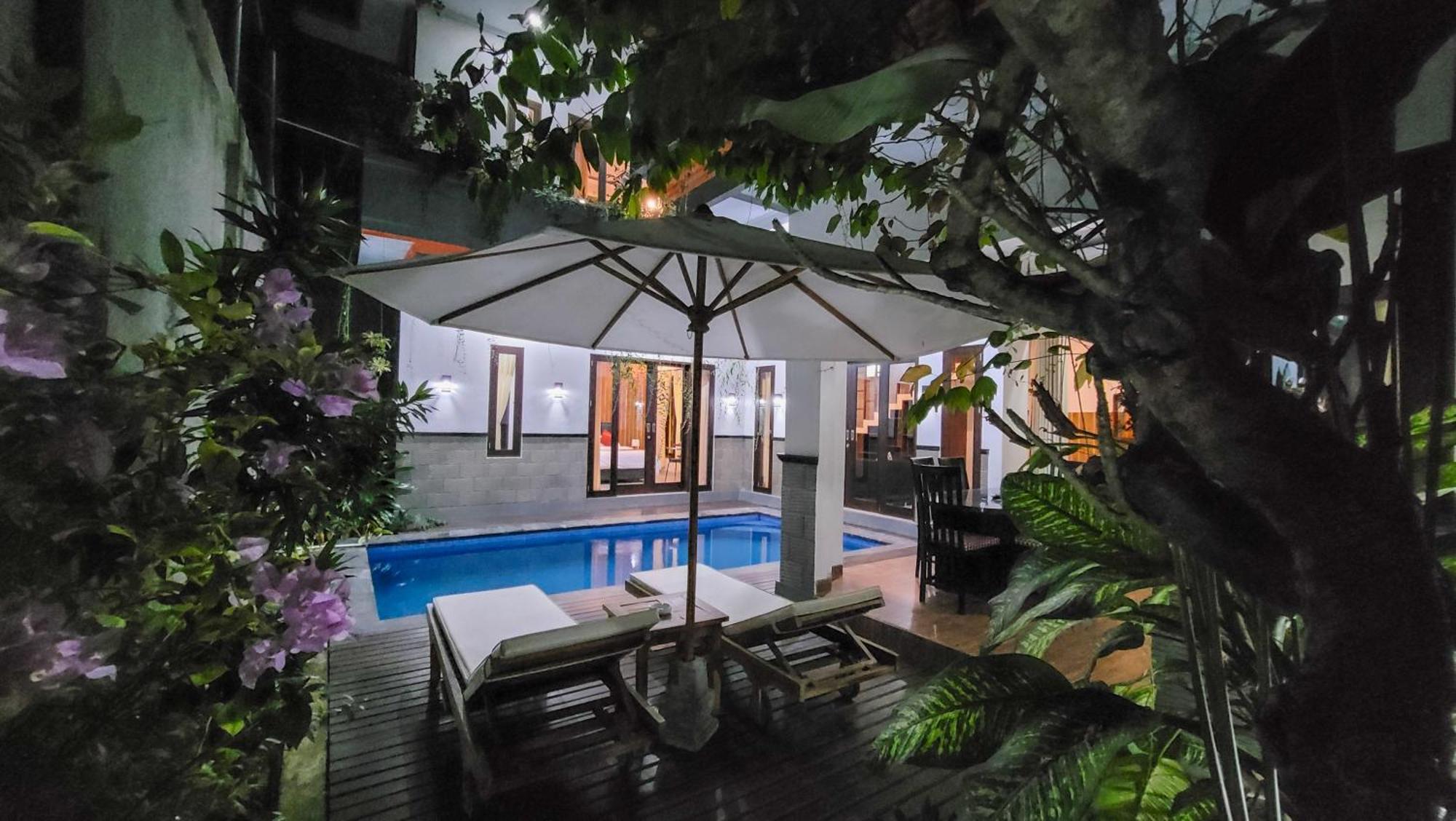 Ramantika Sunset Bay Villa Nusa Dua  Buitenkant foto